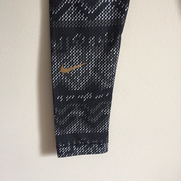 NIKE PRO Driver-Fit Grey Knit Print Leggings - Picture 7 of 11